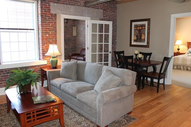 300 Bedford St-Unit -505 in Manchester, NH - Building Photo - Building Photo