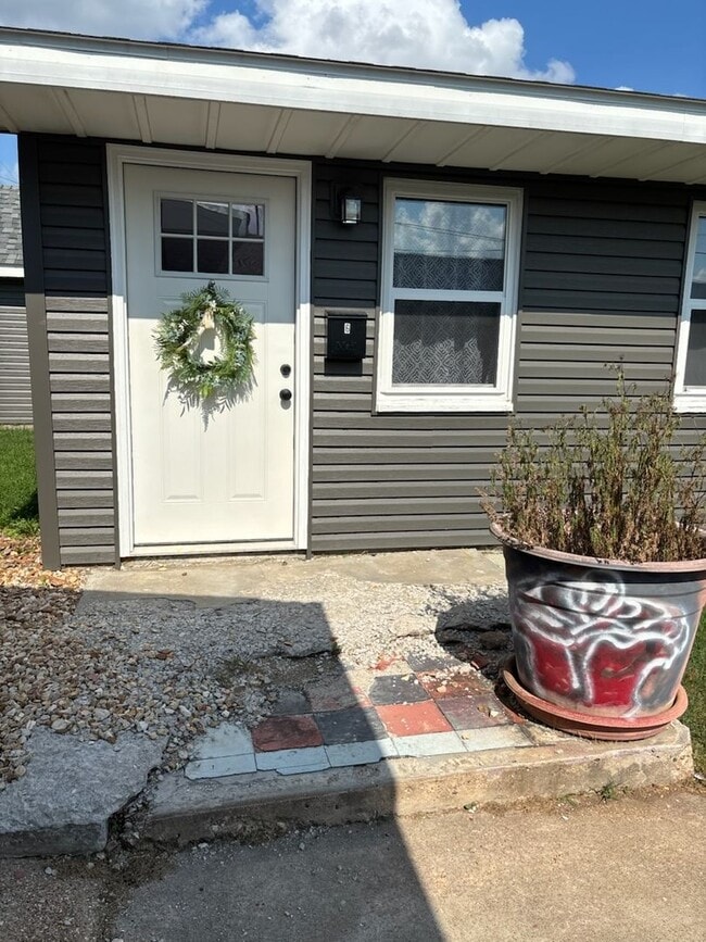 property at 119 W Chestnut St