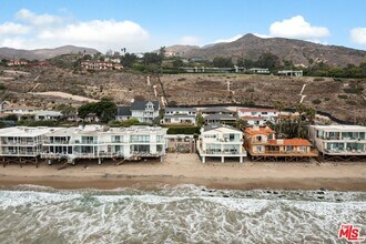 25121 Malibu Rd in Malibu, CA - Building Photo - Building Photo