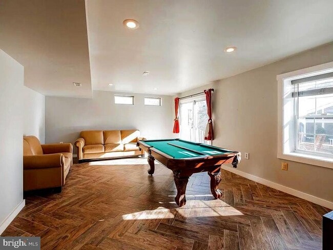 21209 Seneca Crossing Dr