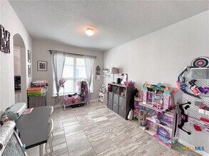 6807 Comanche Post in San Antonio, TX - Building Photo - Building Photo