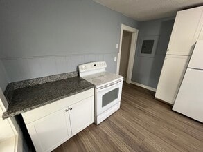 312 Charlotte Ave in Sanford, NC - Building Photo - Building Photo