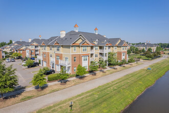 Fenwyck Manor Apartments in Chesapeake, VA - Foto de edificio - Building Photo