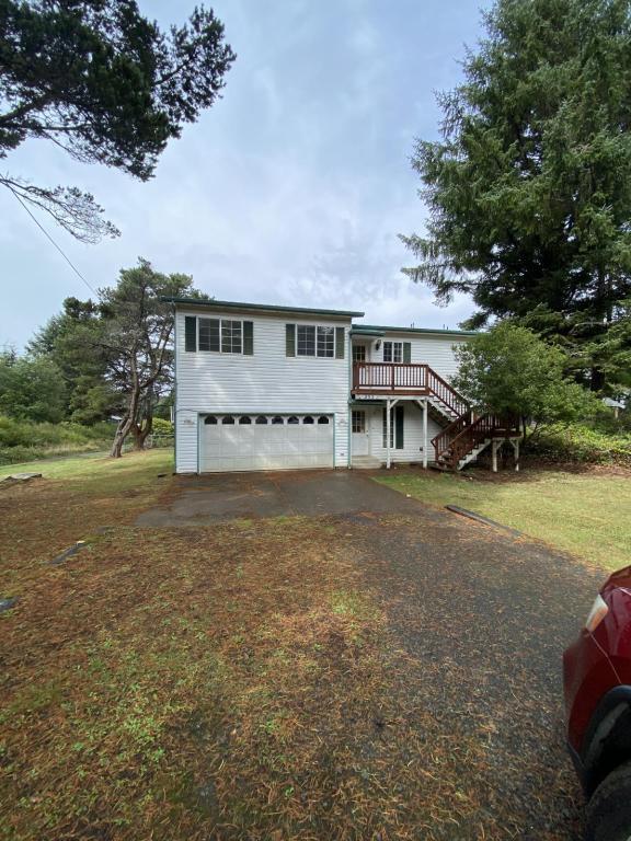 property at 255 NE Wax Myrtle Loop