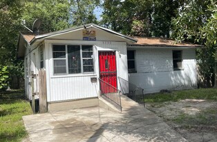 5350 Dodge Rd in Jacksonville, FL - Building Photo