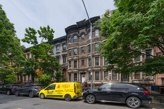 77 Lefferts Pl in Brooklyn, NY - Foto de edificio - Building Photo