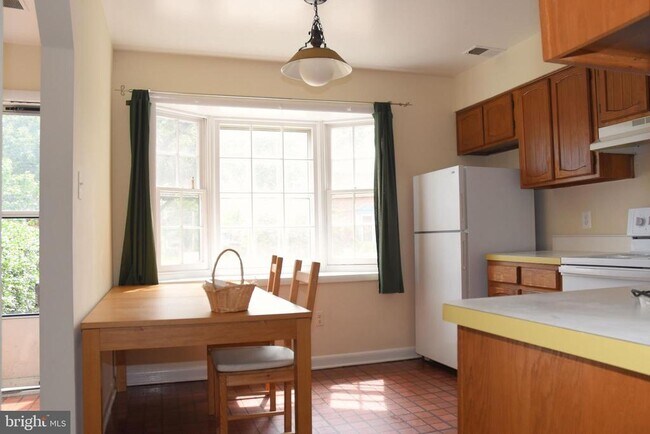 property at 508 E Windsor Ave