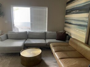 798 Crandon Blvd in Miami, FL - Building Photo - Building Photo