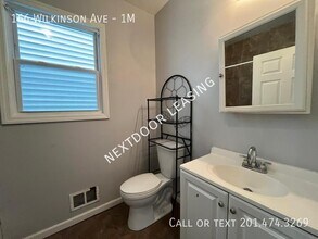 166 Wilkinson Ave in Jersey City, NJ - Building Photo - Building Photo