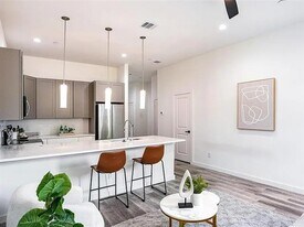 1028 17th St in Plano, TX - Building Photo