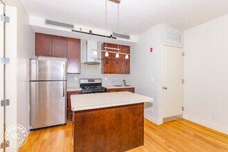 26 Fayette St, Unit 3F in Brooklyn, NY - Building Photo - Building Photo