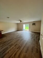 70 Lamoille View Ln, Unit 103 in Jeffersonville, VT - Foto de edificio - Building Photo