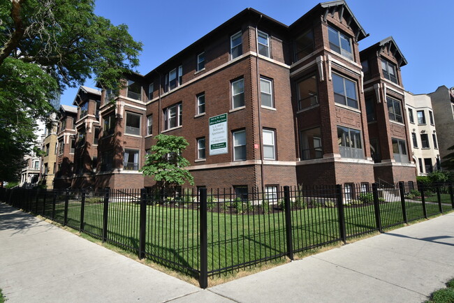 property at 3802 N Pine Grove Ave