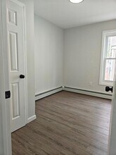 372 Mansion St, Unit 2W in Poughkeepsie, NY - Building Photo - Building Photo