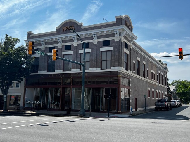 300 S Main St in Salisbury, NC - Building Photo - Building Photo