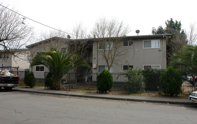 960 Sunset Ave