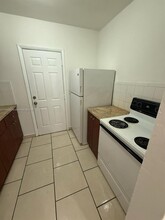 1281 NW 57th St in Miami, FL - Building Photo - Building Photo