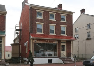 44 N Reading Ave in Boyertown, PA - Foto de edificio - Building Photo