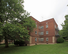 Bayside Manor in Bayside, NY - Building Photo - Building Photo