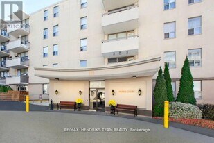 156 Fitch St in Welland, ON - Building Photo