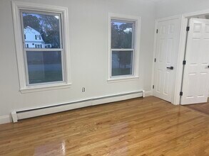 324 Park St in Stoughton, MA - Building Photo - Building Photo