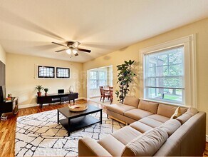 716 Westgate Ave in University City, MO - Building Photo - Building Photo