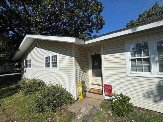 2289 N Juneway Terrace in Fayetteville, AR - Foto de edificio - Building Photo
