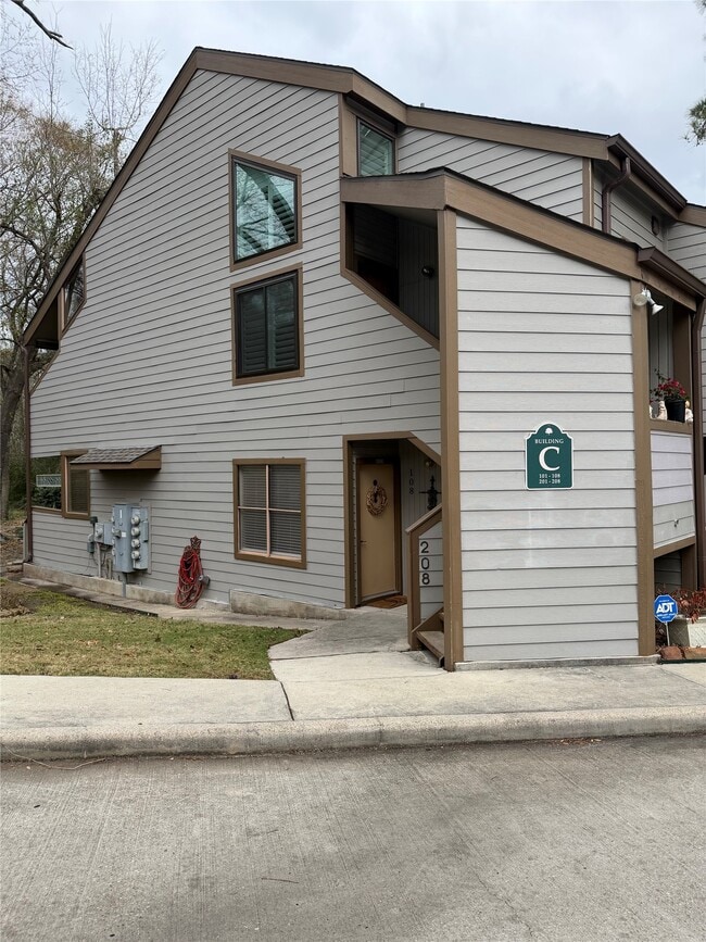 property at 3900 Aspen Dr