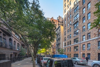 320-324 W 83rd St in New York, NY - Foto de edificio - Building Photo