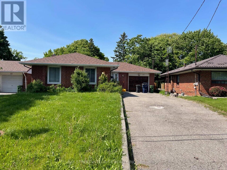 51 Wigmore Dr in Toronto, ON - Building Photo