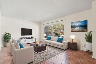 15304 Morning Dr in Lutz, FL - Building Photo - Building Photo