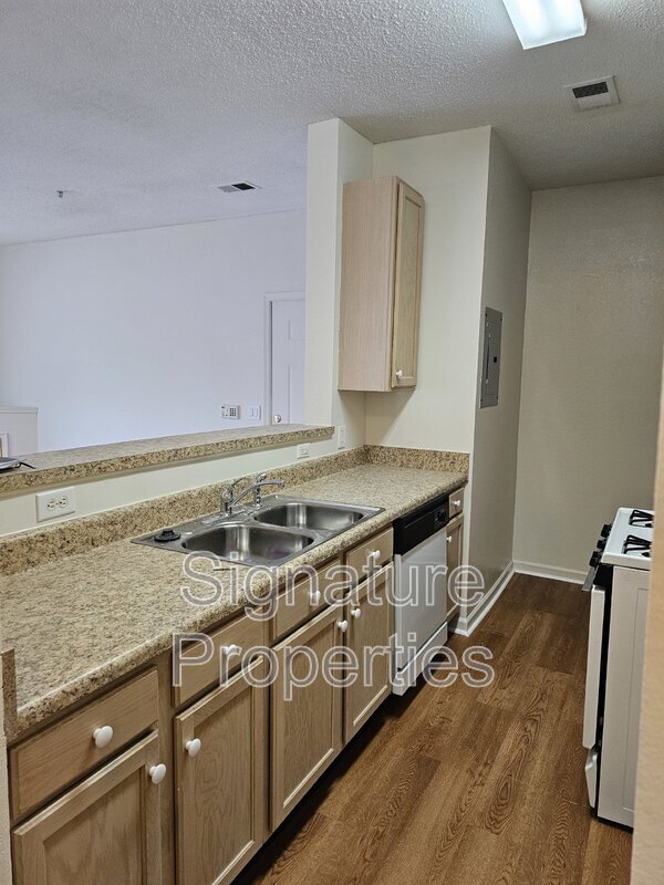 801 Brassie Ln in Glen Allen, VA - Building Photo - Building Photo