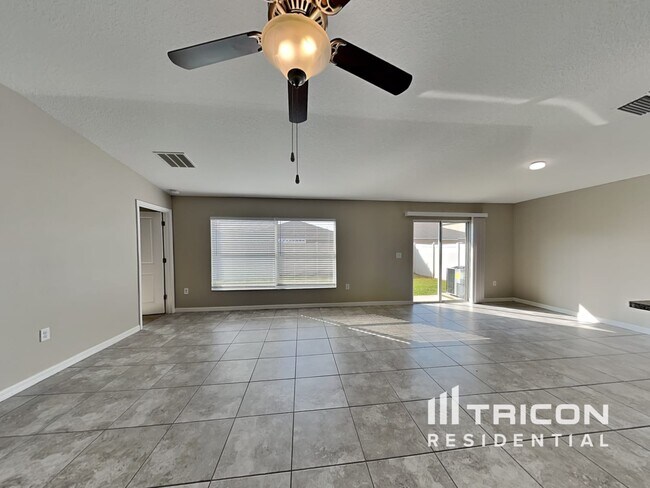 1607 Redmond Brook Ln in Ruskin, FL - Building Photo - Building Photo
