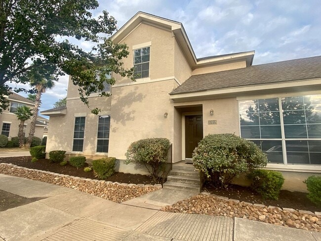 property at 10918 Toscana Isle