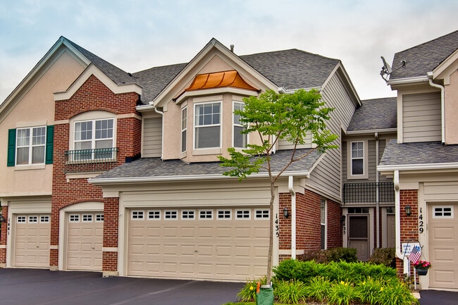 property at 1435 N Pinehurst Dr