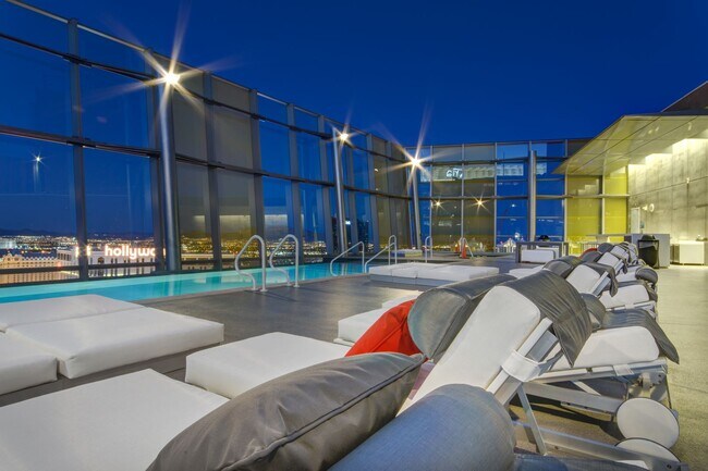 3726 Las Vegas Blvd S in Las Vegas, NV - Building Photo - Building Photo