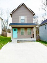 927 Oak Ln in Clarksville, TN - Building Photo