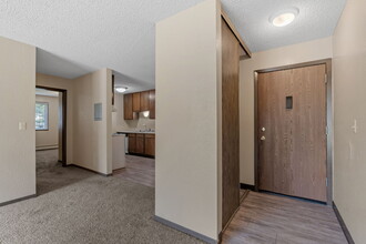 Mountain View Apartments in Gillette, WY - Foto de edificio - Building Photo