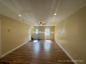 31 Basketball Ct in Bangor, ME - Foto de edificio - Building Photo