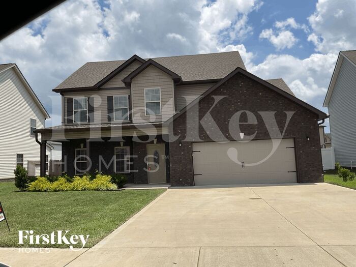 1561 Kestrel Dr in Clarksville, TN - Building Photo