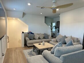 710 N Ethan Way, Unit Arroyo Condominium in Anaheim, CA - Building Photo - Building Photo