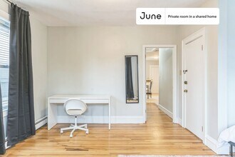 Private bedroom in 3 bed/1 bath Home in Boston, MA - Building Photo - Building Photo