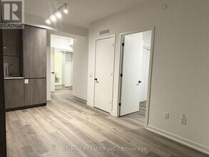 8 Interchange Wy in Vaughan, ON - Building Photo - Building Photo