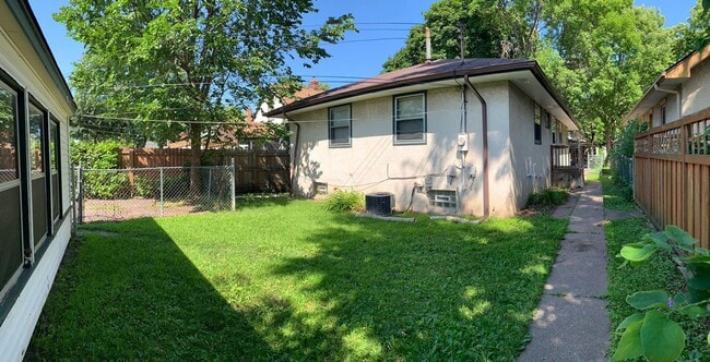 4747 Dupont Ave N in Minneapolis, MN - Building Photo - Building Photo