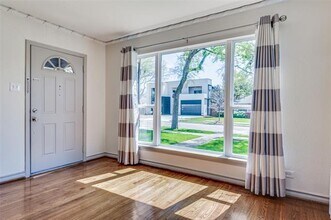 3705 Rockdale Dr in Dallas, TX - Building Photo - Building Photo