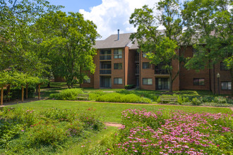 The Greens at Columbia in Columbia, MD - Building Photo - Building Photo