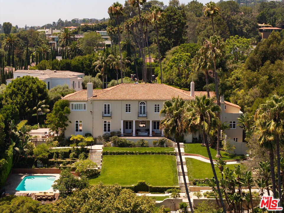 356 St Pierre Rd in Los Angeles, CA - Building Photo