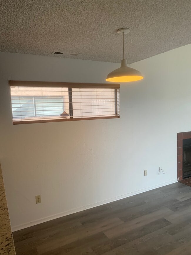 1127 Bel Aire Cir in Porterville, CA - Building Photo - Building Photo