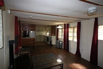 22857 SW 118th St in Dunnellon, FL - Building Photo - Building Photo