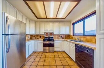 7506 Earldom Ave in Los Angeles, CA - Building Photo - Building Photo